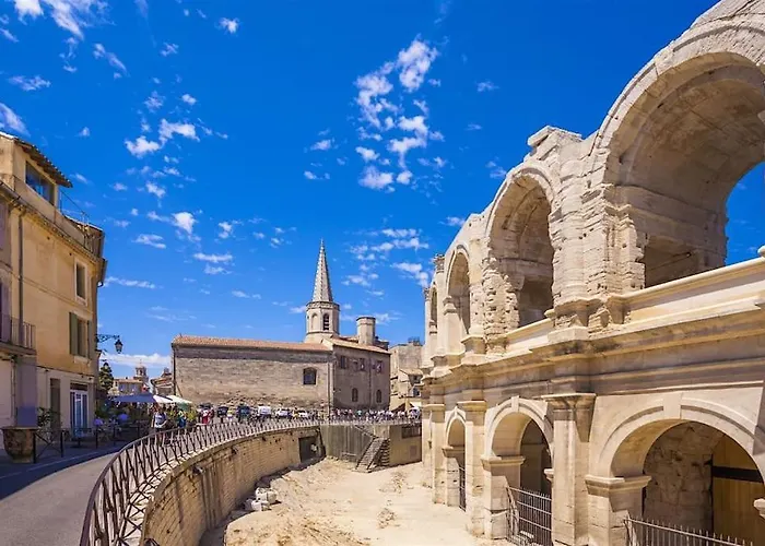 Le Petit Clemenceau Arles
